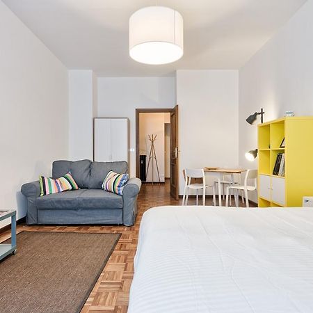 Porta Nuova Shiny Studio Flat Турин Екстер'єр фото