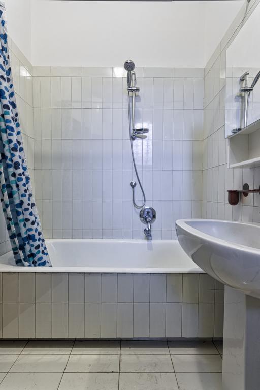 Porta Nuova Shiny Studio Flat Турин Номер фото